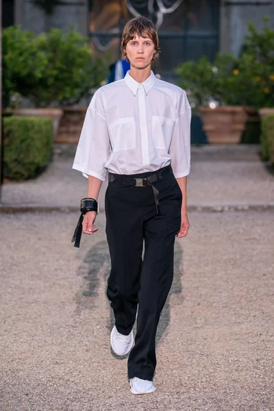 Look 22
